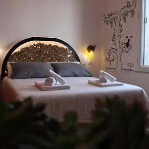 Liotru Maisonne, With En-suite Bathroom And Shared Bathroom Catania